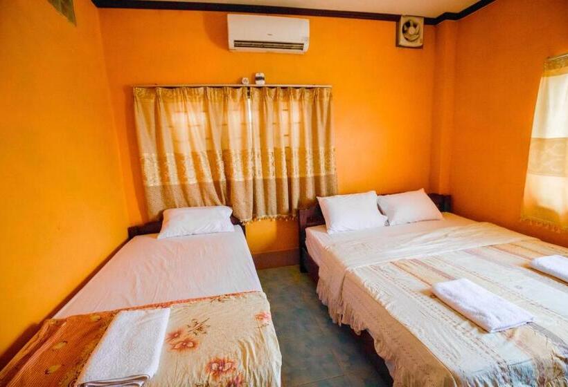 اتاق استاندارد سه نفره, Molina Bungalows