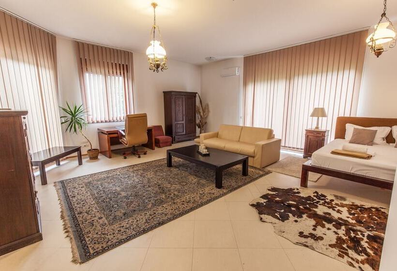آپارتمان لوکس 1 خوابه, The Belgrade Hills Rooms And Suites