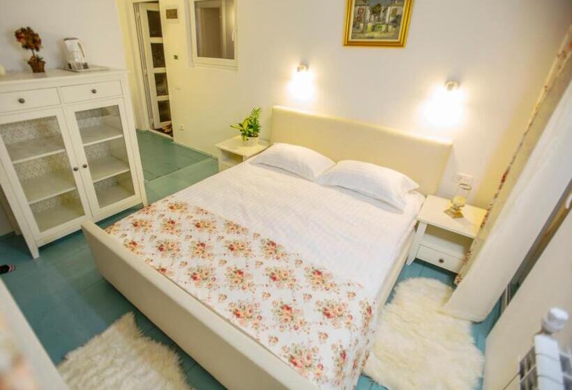 Номер Deluxe Кровать Кинг, Rapsodia Pension