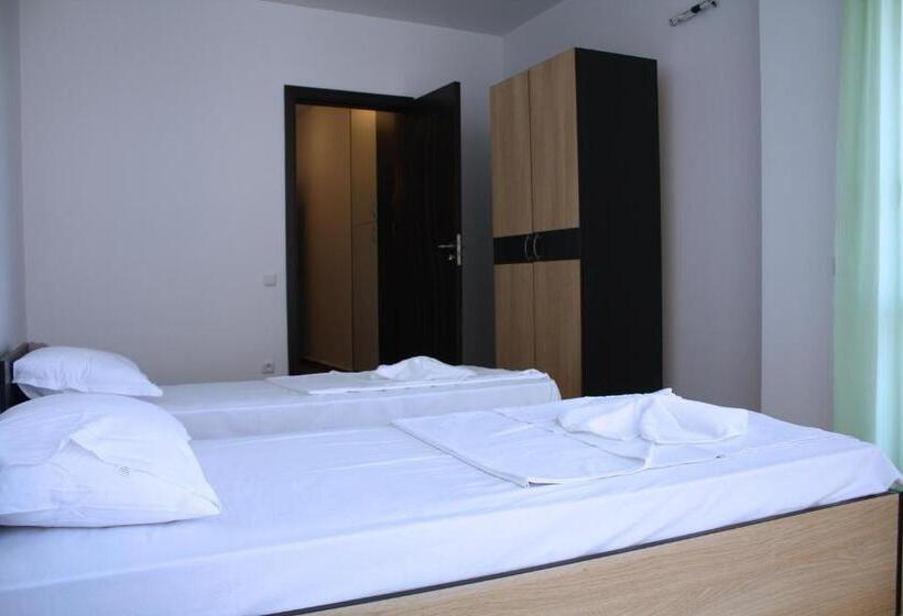 Апартаменты 1 Спальня с Балконом, Guest House Ask