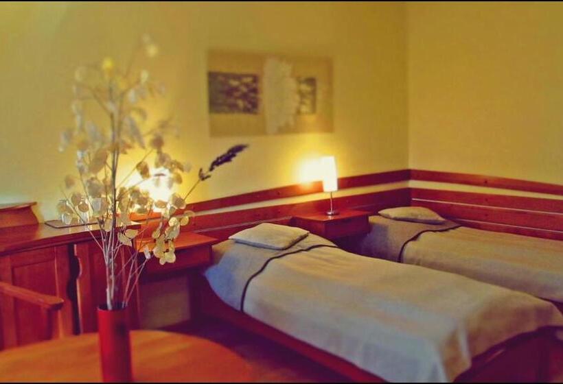 اتاق استاندارد سه نفره, The Zen Hostel   Posticum
