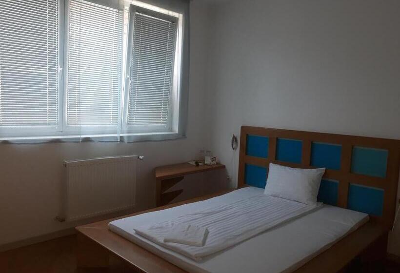 اتاق استاندارد, The Zen Hostel   Posticum