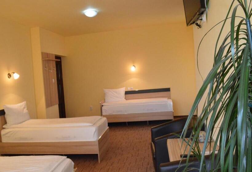 اتاق استاندارد چهار تخته, Pensiunea Beverly Hills