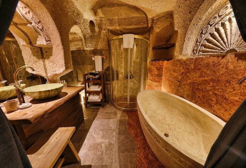 سوییت لوکس, Eyes Of Cappadocia Cave