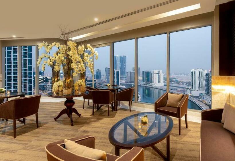 Номер Клуб Кровать Кинг, Renaissance Business Bay Hotel, Dubai