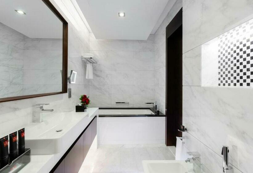 Номер Клуб Кровать Кинг, Renaissance Business Bay Hotel, Dubai