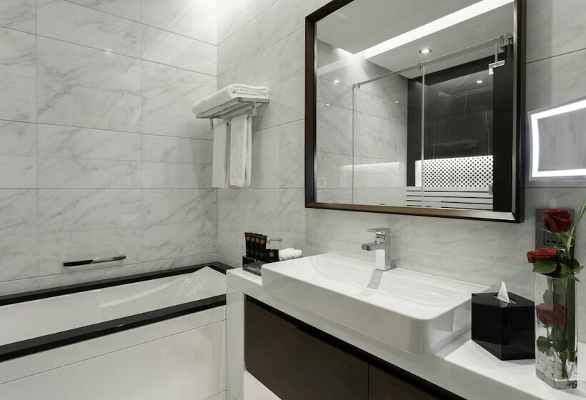 Номер Deluxe Кровать Кинг, Renaissance Business Bay Hotel, Dubai