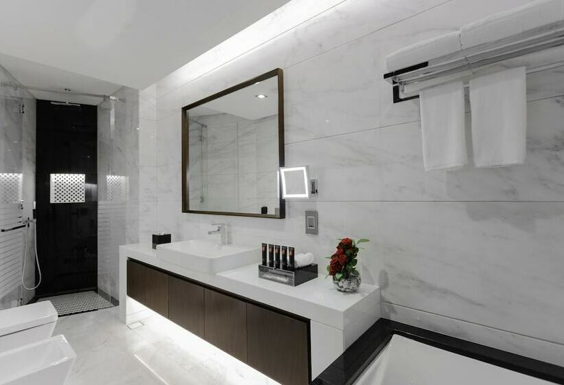 Полулюкс, Renaissance Business Bay Hotel, Dubai