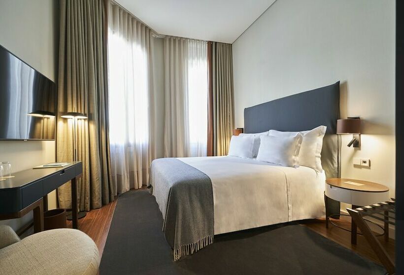 اتاق کلاسیک, Portobay Flores