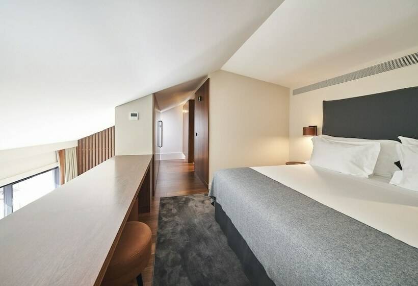 سوییت دوبلکس, Portobay Flores