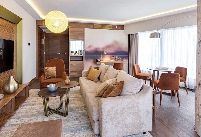 Семейный Номер, Radisson Blu Olympiyskiy