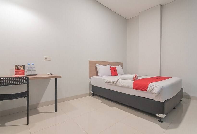 Номер Deluxe, Reddoorz @ Malabar Street