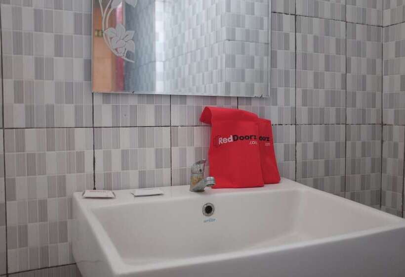 Номер Стандарт, Reddoorz Plus Near Senen