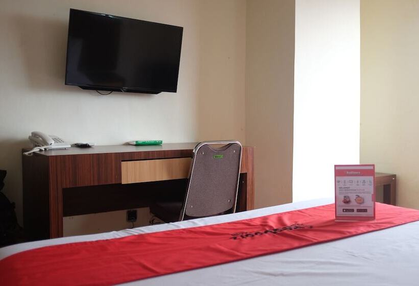 Номер Стандарт, Reddoorz Plus Near Senen