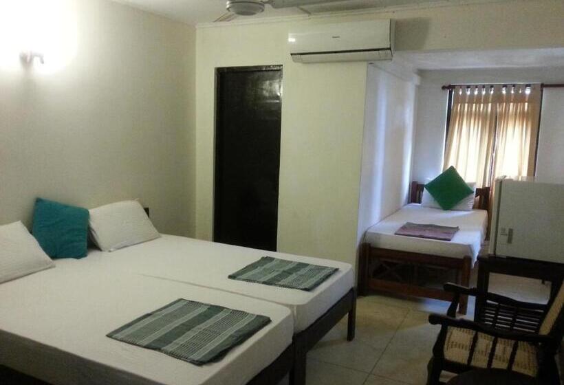 Трехместный Номер Deluxe Вид на Море, Thiranagama Beach