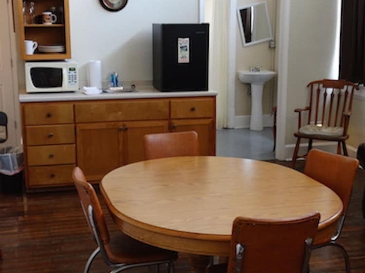 Comfort Suite, Davie School Inn