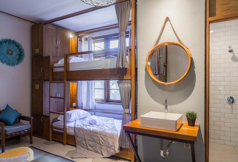 Кровать в Общей Комнате, Interconnection Hostel