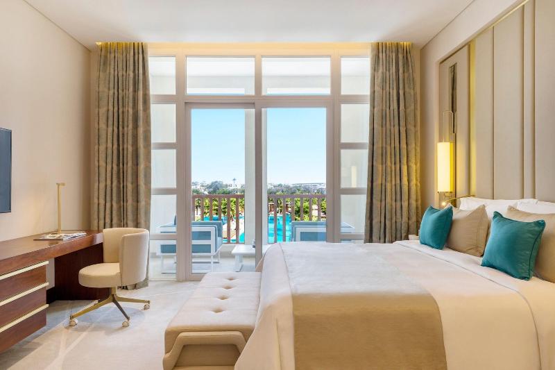اتاق لوکس با چشم‌انداز استخر, Al Messila, A Luxury Collection Resort & Spa, Doha