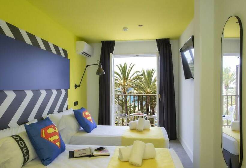 オーシャンビュースタンダードルームバルコニー付き, Casual Pop Art Benidorm