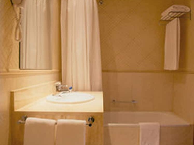 Номер Стандарт Трехместный, ITC Barcelona By Soho Boutique
