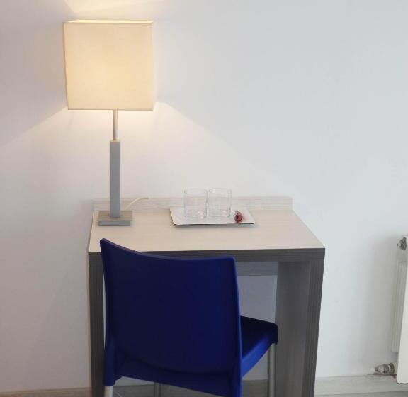 Номер Стандарт Трехместный, Parrots Sitges