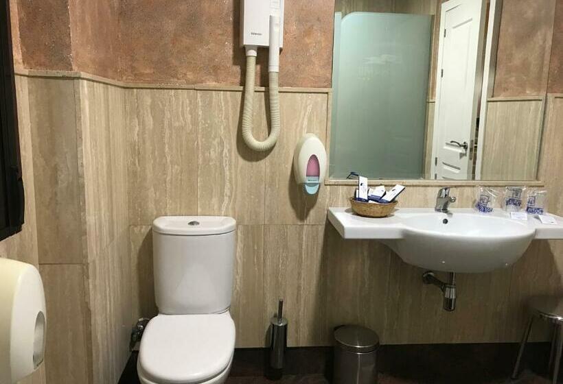 Habitación Triple Estándar, Alfonso Viii De Cuenca