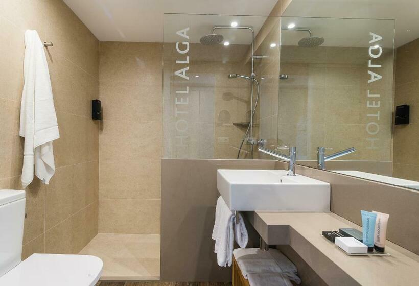 Premium Neljän Hengen Huone, Alga