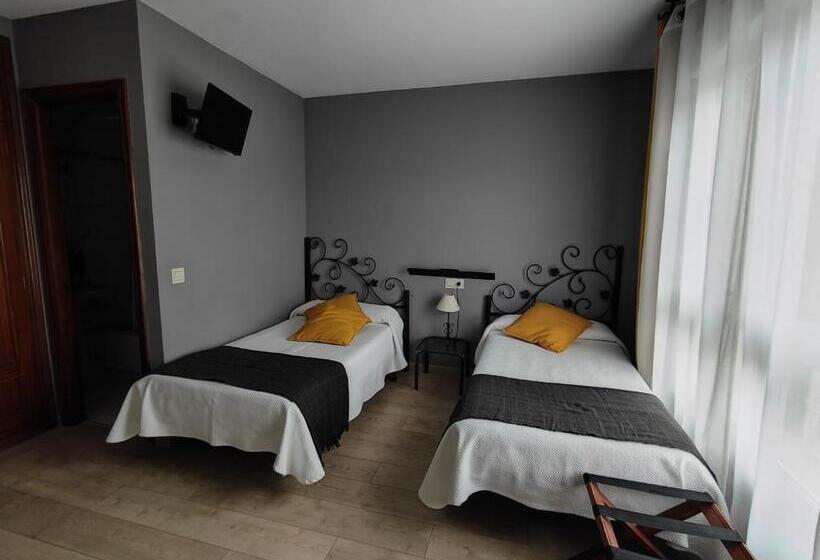 اتاق استاندارد سه نفره, Nest El Camino