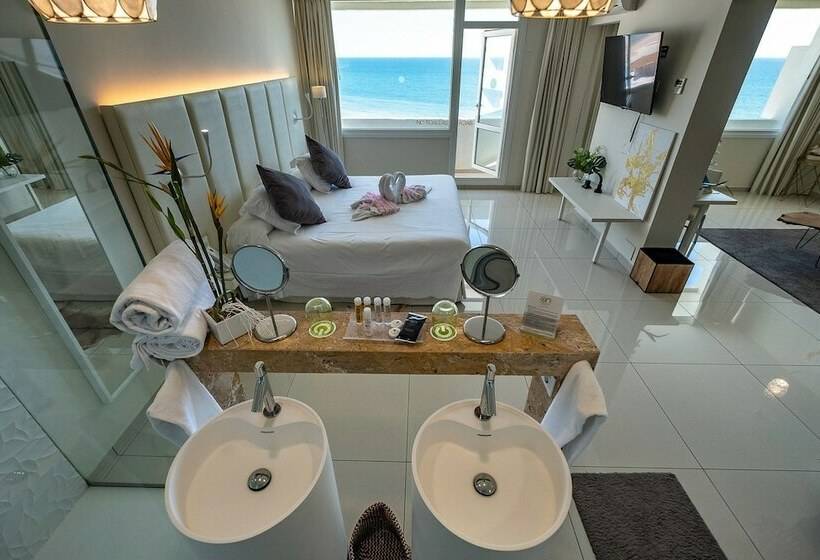 オーシャンビュージュニアスイート, On Hotels Oceanfront - Adults Designed