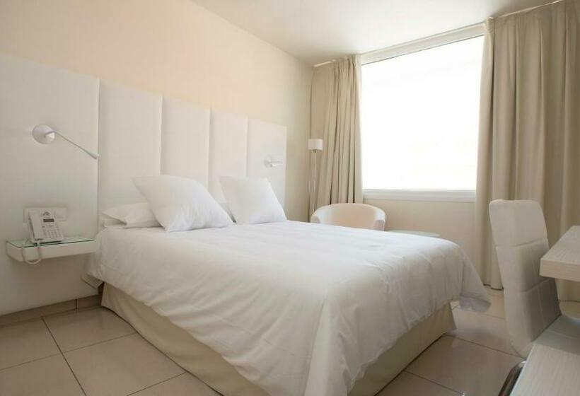 اتاق اکونومی, On Hotels Oceanfront - Adults Designed