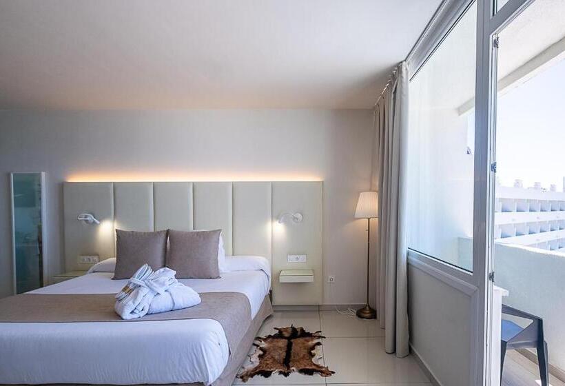 سوییت جونیور با چشم‌انداز دریا, On Hotels Oceanfront - Adults Designed