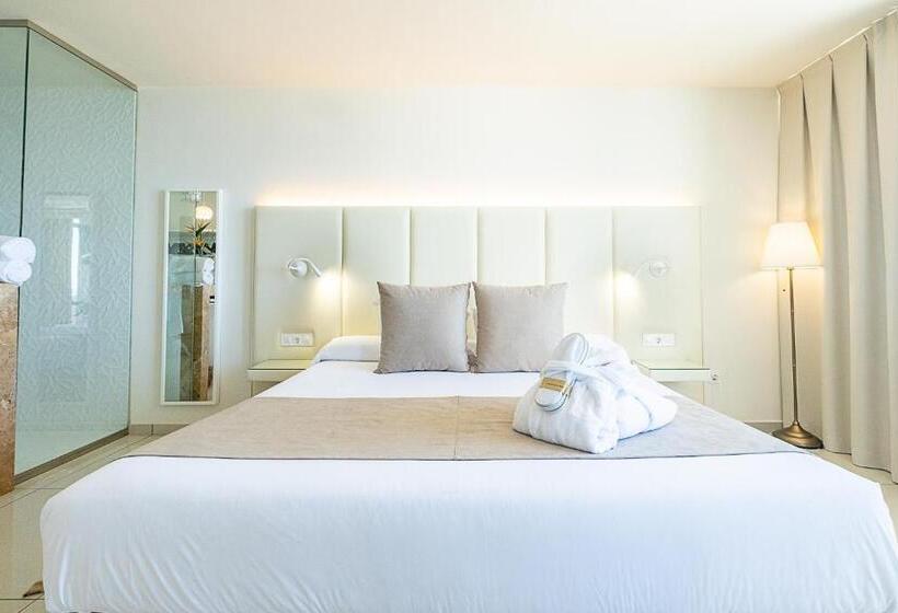 سوییت جونیور با چشم‌انداز دریا, On Hotels Oceanfront - Adults Designed