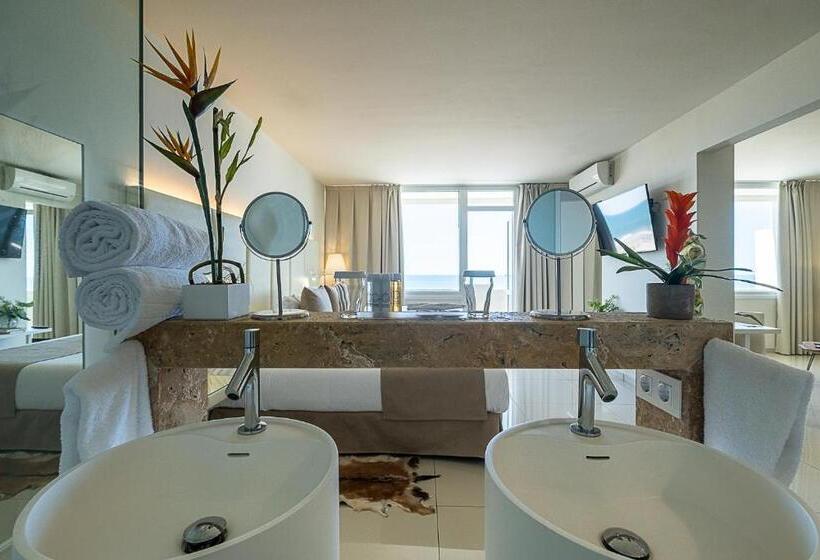 オーシャンビュージュニアスイート, On Hotels Oceanfront - Adults Designed