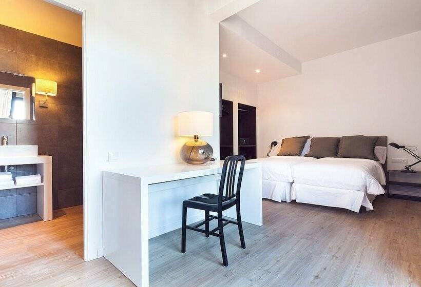 Habitación Triple Estándar, Acta Madfor