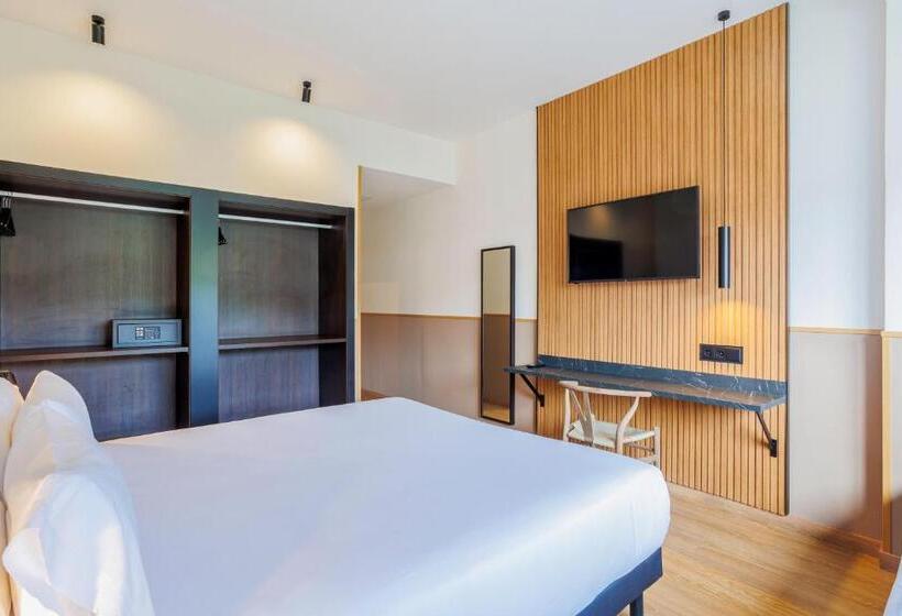 Habitación Triple Comfort, Acta Madfor