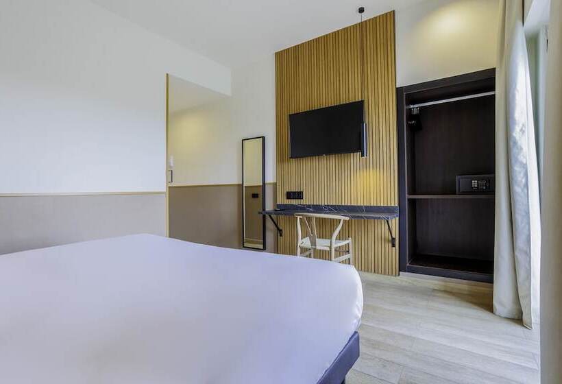 Habitación Comfort, Acta Madfor
