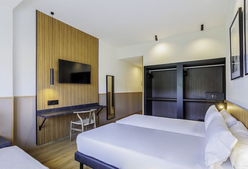 Habitación Triple Comfort, Acta Madfor