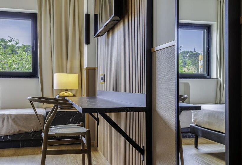 Habitación Triple Comfort, Acta Madfor