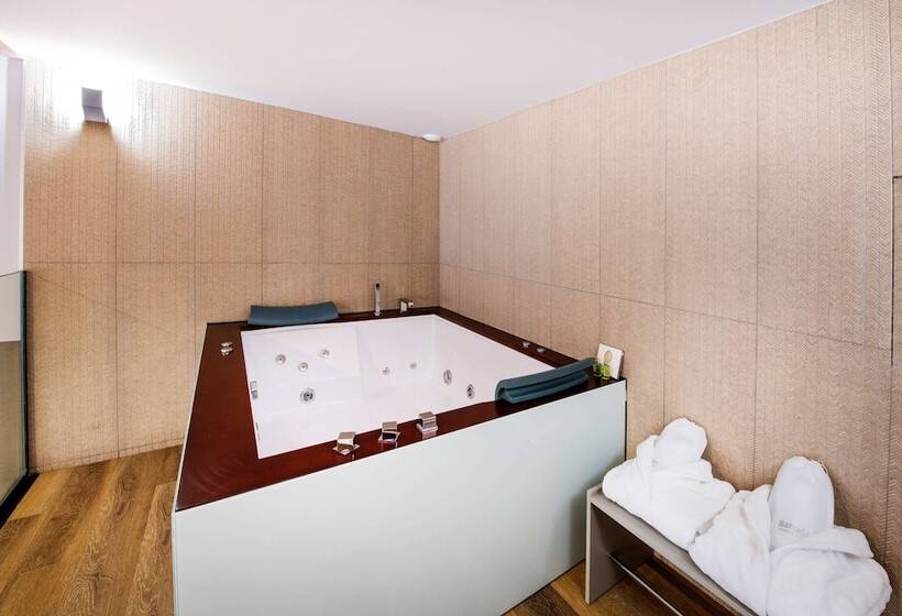 复式房间, Barcelo Ourense