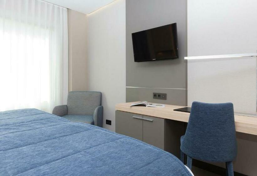 Habitación Estándar, Liabeny