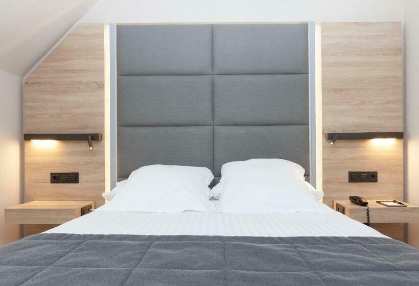 Habitación Estándar, Liabeny