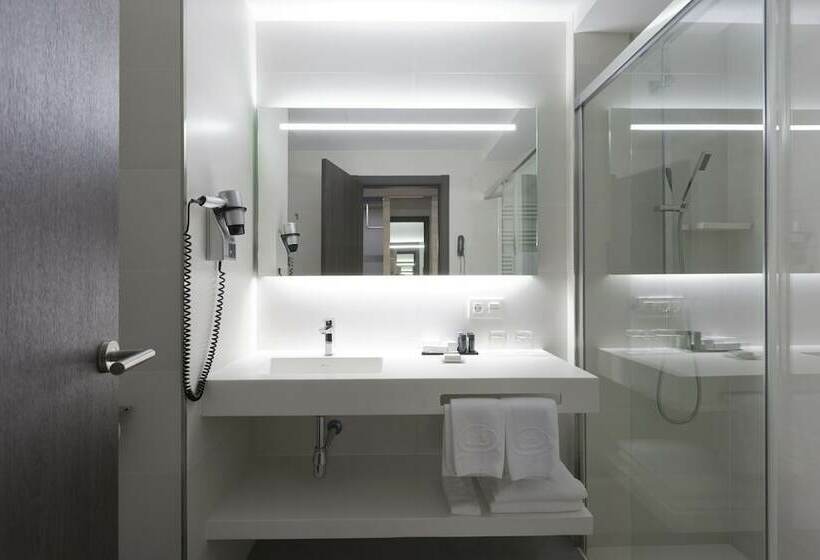 Habitación Familiar, Liabeny