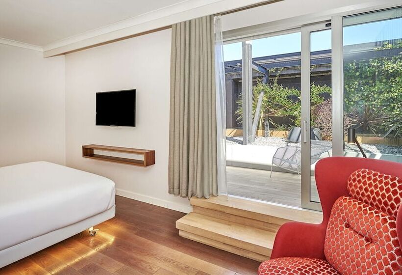 Полулюкс с Видом, NH Collection Madrid Eurobuilding