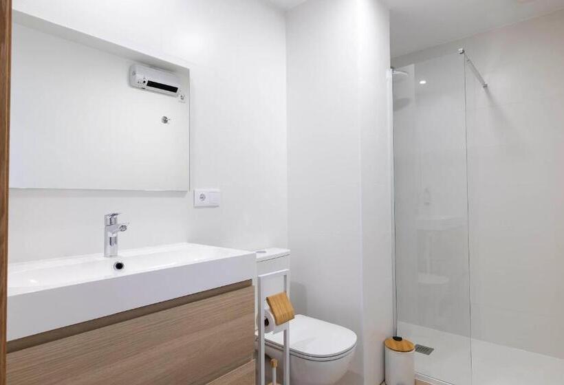 バルコニー付き１ベッドルームアパートメント, Apartamentos Rotilio