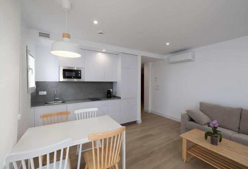 バルコニー付き１ベッドルームアパートメント, Apartamentos Rotilio