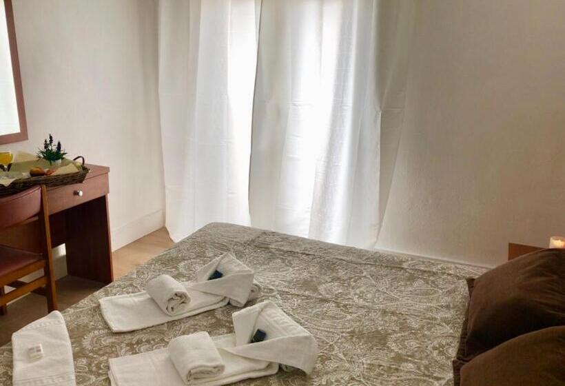 חדר סטנדרט עם מיטת קינג, Montecarlo