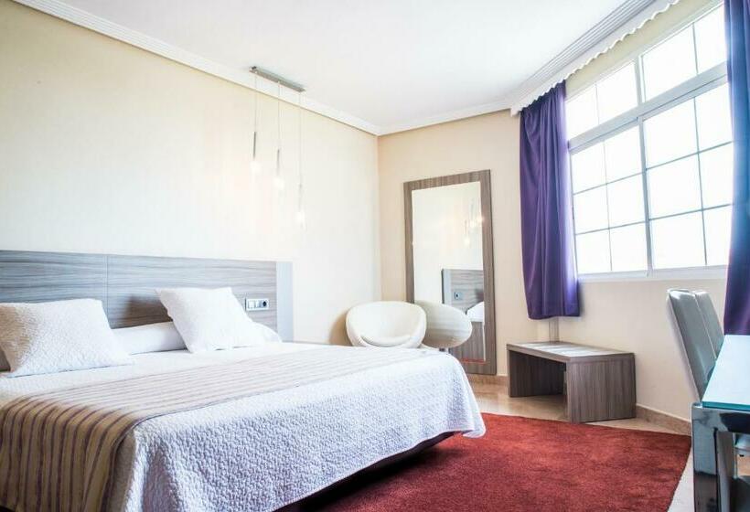 バスタブ付きスーペリアールーム, Hospedium Hotel Triana