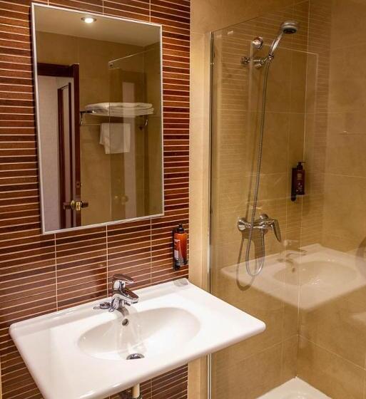 Номер Стандарт Трехместный, Hostal Doña Juana