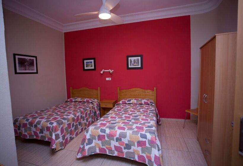 Camera Standard, Hostal Navarra