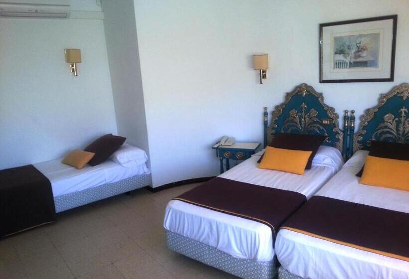 חדר סטנדרט לשלושה, Hostal Del Sol